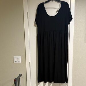 Ingrid & Isabel Black Scoop-Neck Midi Dress